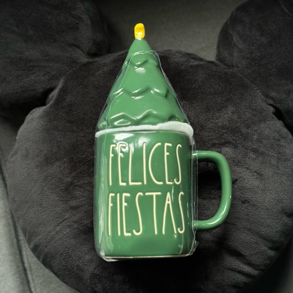 NWT Rae Dunn Felices Fiestas Coffee Mug With Christmas Tree Lid Topper - Picture 1 of 6